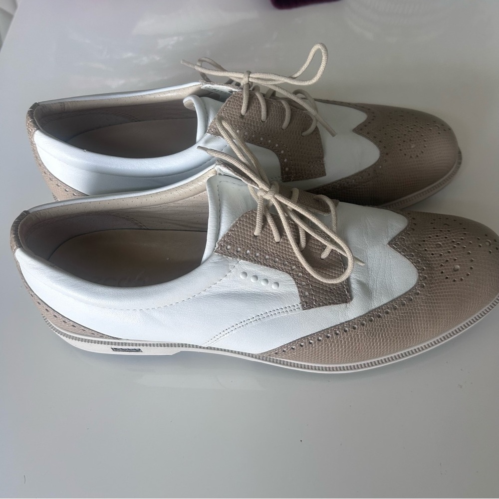Ecco Women’s Golf Oxford Tan and White Size 41 (10) - Picture 2 of 6